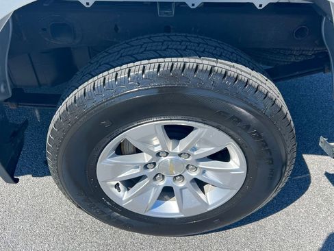 Used 2022 Chevrolet Silverado 1500 LT AWD/4WD image 18