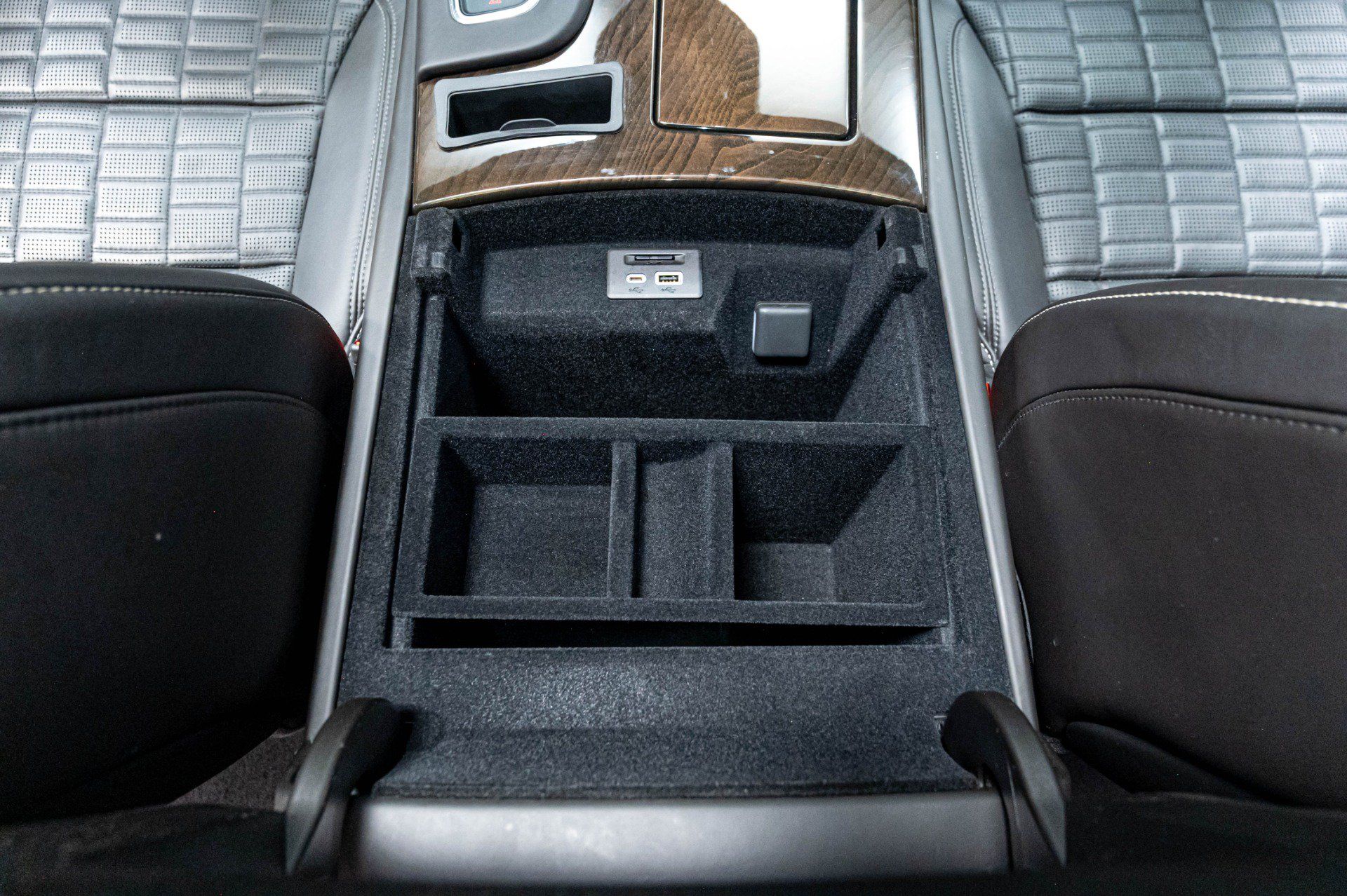 Used 2024 Cadillac Escalade Sport Platinum AWD/4WD image 33