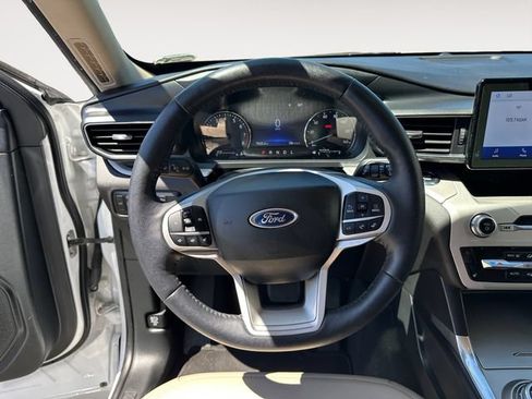Used 2023 Ford Explorer XLT w/ Equipment Group 202A AWD/4WD image 12