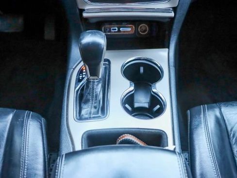 Used 2017 Jeep Grand Cherokee Limited image 26