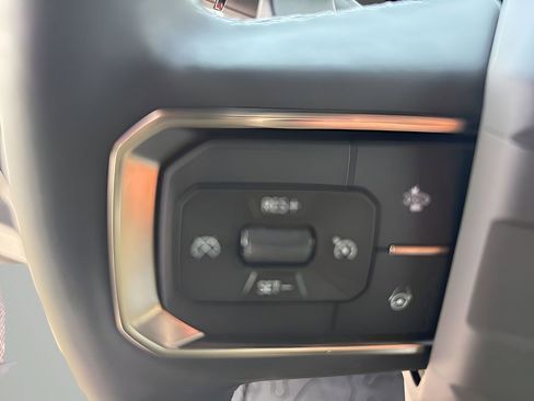 New 2025 GMC Hummer EV 2X w/ LPO, Dark Essentials Package image 43