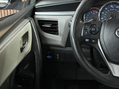 Used 2015 Toyota Corolla LE FWD image 14