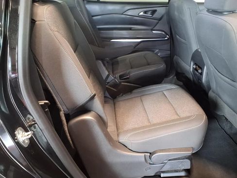 Used 2024 Chevrolet Traverse LT AWD/4WD image 11
