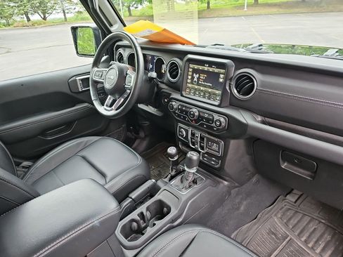 Used 2023 Jeep Wrangler Unlimited Sahara w/ Cold Weather Group AWD/4WD image 14
