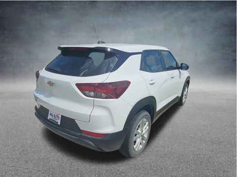 Used 2023 Chevrolet TrailBlazer LS FWD image 8