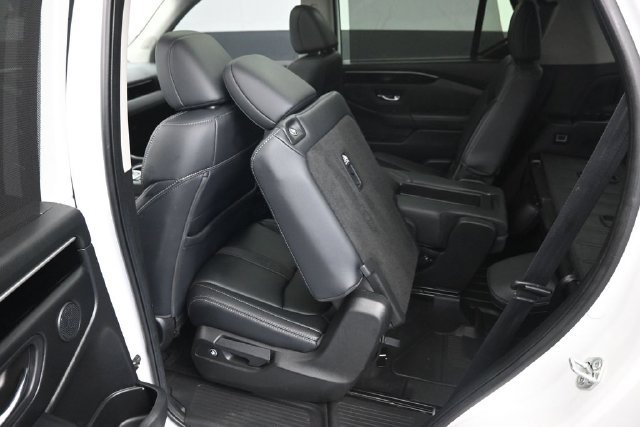 Used 2023 Honda Pilot Touring image 29