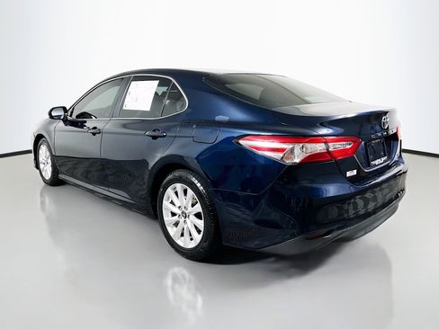 Used 2018 Toyota Camry LE FWD image 8