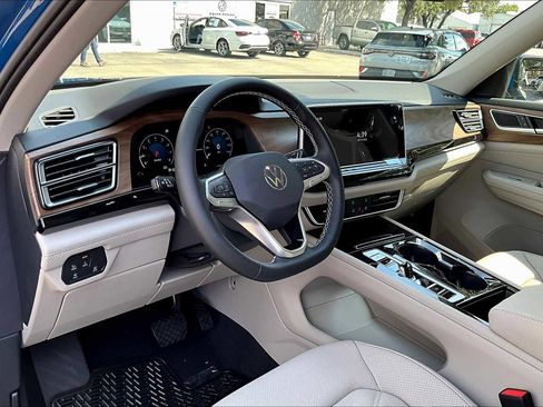 New 2026 Volkswagen Atlas SE image 8