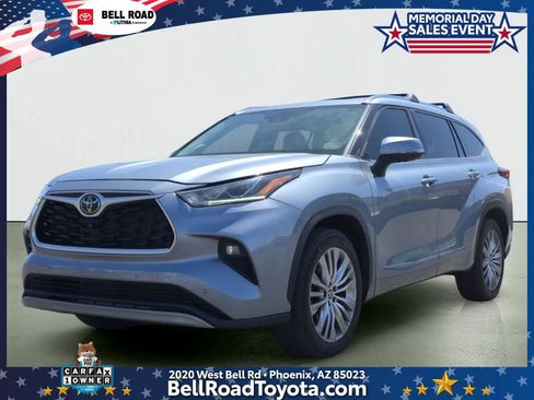 Used 2023 Toyota Highlander Platinum FWD image 1