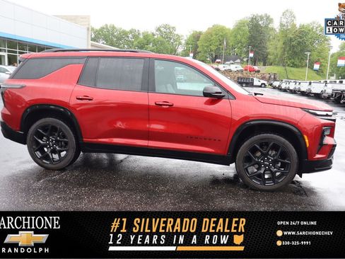Used 2024 Chevrolet Traverse RS w/ LPO, Floor Liner Package FWD image 1