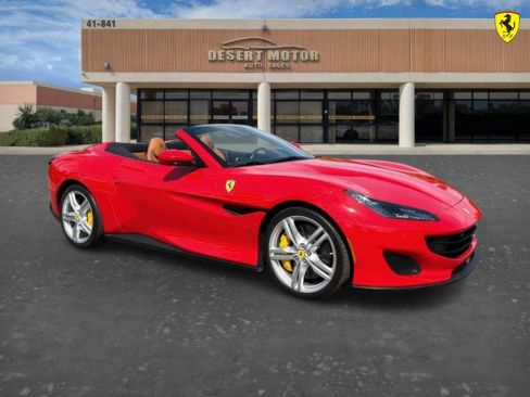 Used 2019 Ferrari Portofino image 3