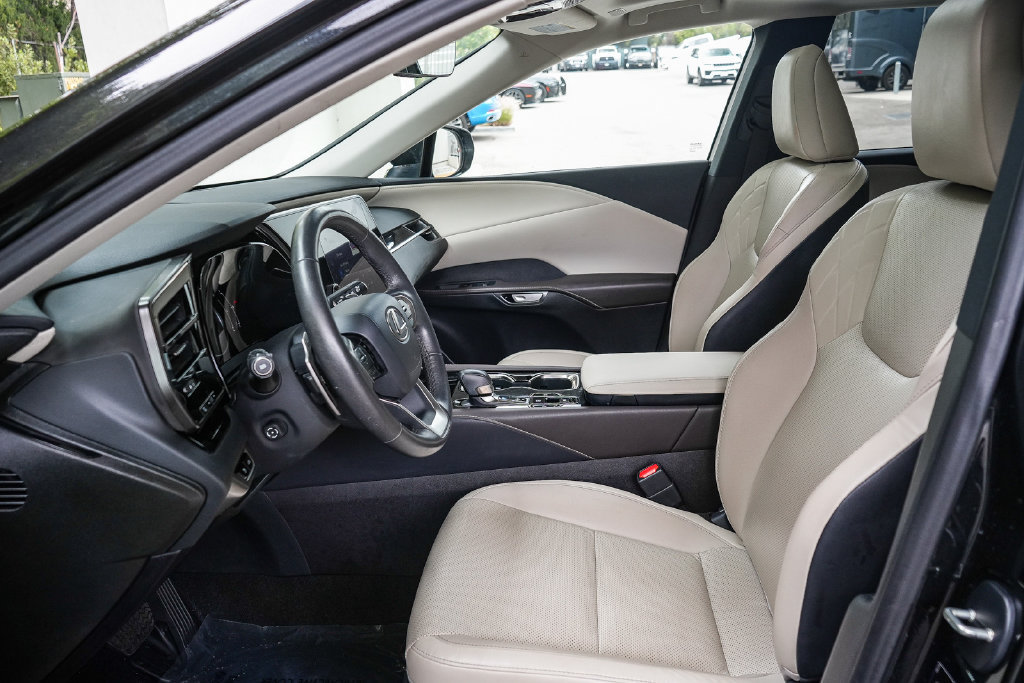 Used 2024 Lexus RX 350 FWD w/ Technology Package image 17
