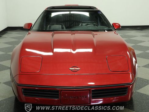 Used 1990 Chevrolet Corvette Coupe RWD image 16
