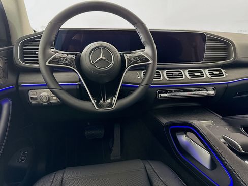 New 2026 Mercedes-Benz GLS 450 4MATIC image 25