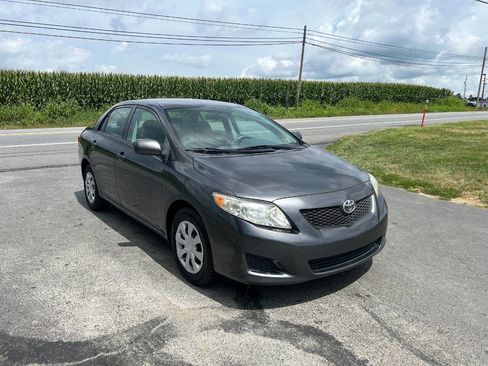 Used 2010 Toyota Corolla LE image 4