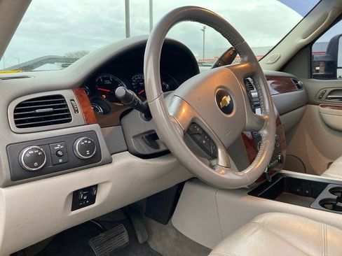 Used 2014 Chevrolet Silverado 2500 LTZ w/ LTZ Plus Package image 9