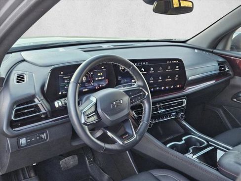 Used 2024 Chevrolet Traverse Z71 image 10