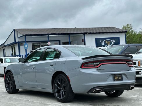 Used 2021 Dodge Charger SXT w/ Blacktop Package RWD image 5