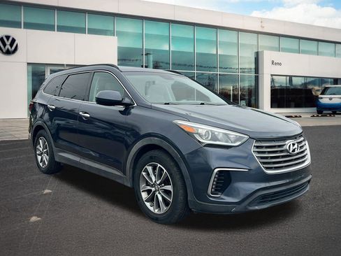 Used 2017 Hyundai Santa Fe SE AWD/4WD image 3