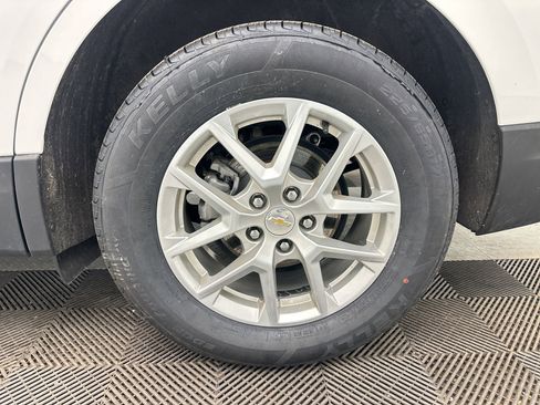 Certified 2023 Chevrolet Equinox LS w/ LS Convenience Package AWD/4WD image 11