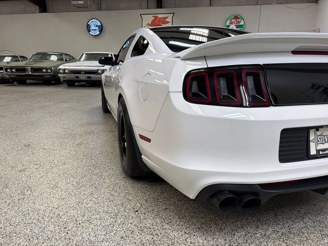 Used 2014 Ford Mustang GT RWD image 15