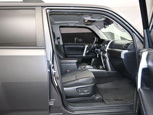 Used 2019 Toyota 4Runner SR5 Premium image 28