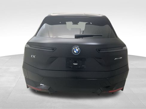 New 2022 BMW iX xDrive50 w/ Premium Package image 8