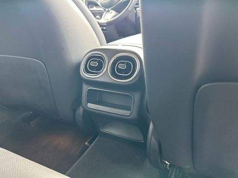 Used 2024 Mercedes-Benz GLC 300 4MATIC image 42