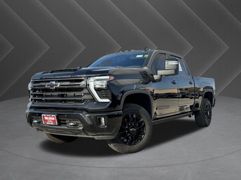 Used 2025 Chevrolet Silverado 2500 High Country w/ High Country Premium Package AWD/4WD image 2