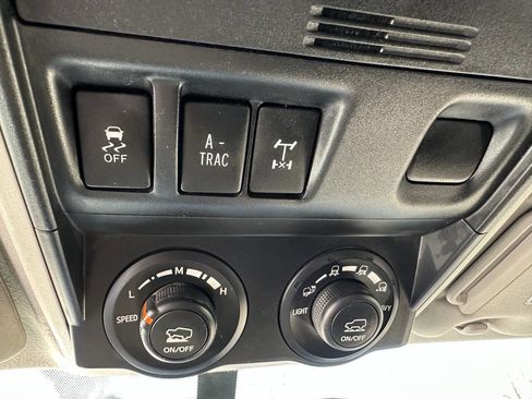 Used 2018 Toyota 4Runner 4WD image 16