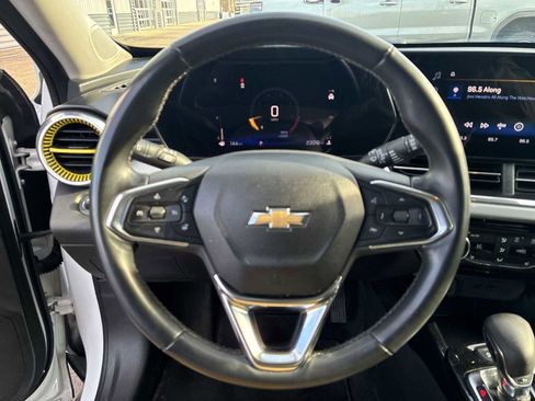 Certified 2024 Chevrolet Trax LT w/ Driver Confidence Package image 10