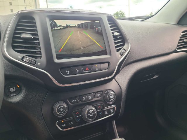 Used 2023 Jeep Cherokee Altitude Lux AWD/4WD image 33