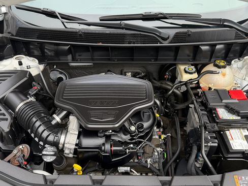 Used 2017 Cadillac XT5 Luxury w/ Driver Awareness Package image 16