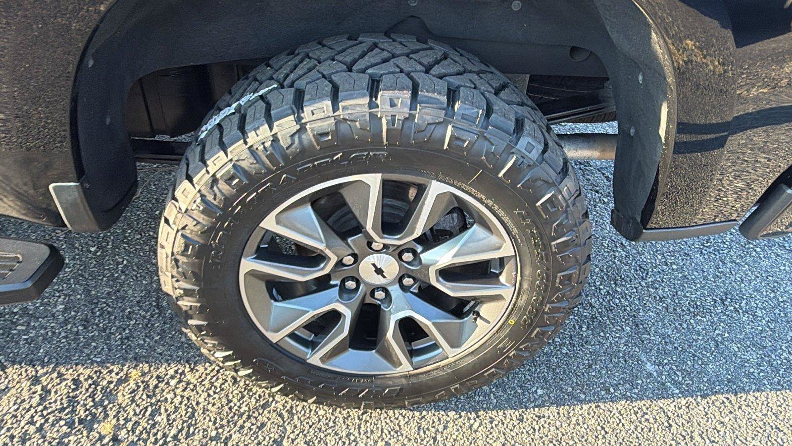 Used 2022 Chevrolet Silverado 1500 RST AWD/4WD image 12