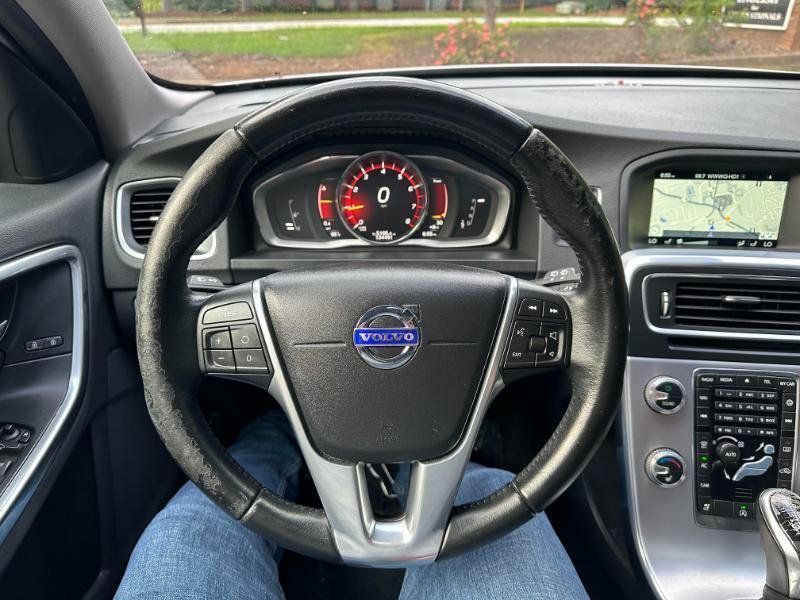 Used 2017 Volvo V60 T5 Cross Country w/ Convenience Package AWD/4WD image 26