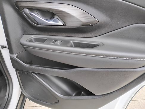 Used 2023 GMC Terrain SLE image 21