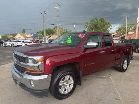 Used 2017 Chevrolet Silverado 1500 LT w/ All Star Edition AWD/4WD image 4