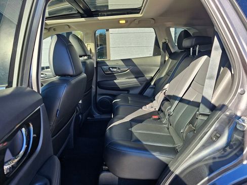 Used 2016 Nissan Rogue SL image 17