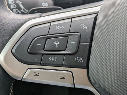 Used 2025 Volkswagen Atlas SE w/ Panoramic Sunroof Package image 28