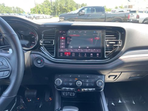 Used 2025 Dodge Durango GT RWD image 9