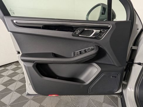 New 2026 Porsche Macan Turbo AWD/4WD image 25