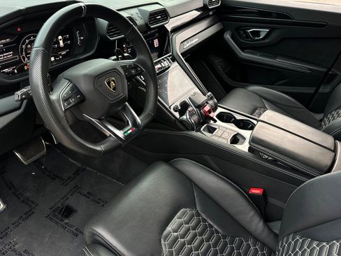 Used 2022 Lamborghini Urus image 6