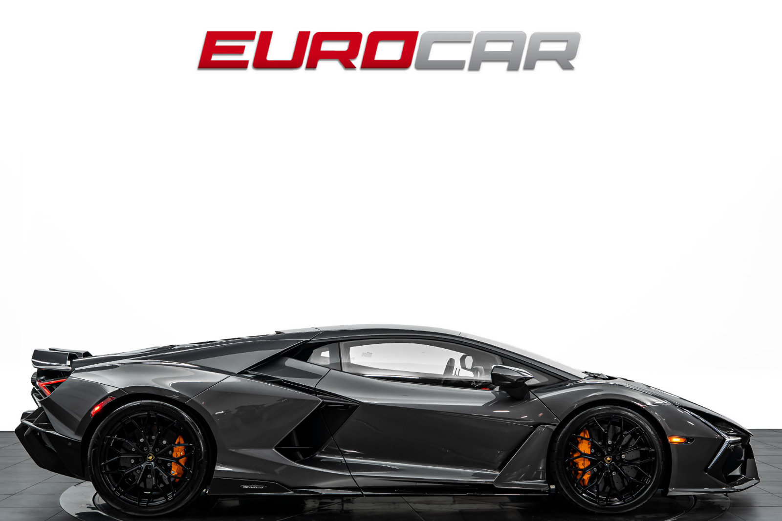Used 2025 Lamborghini Revuelto AWD/4WD image 6