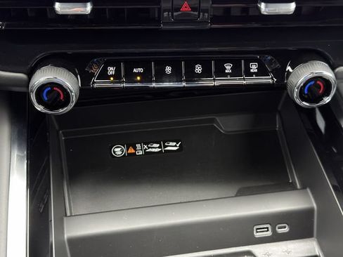 New 2026 Chevrolet Suburban Premier RWD image 15