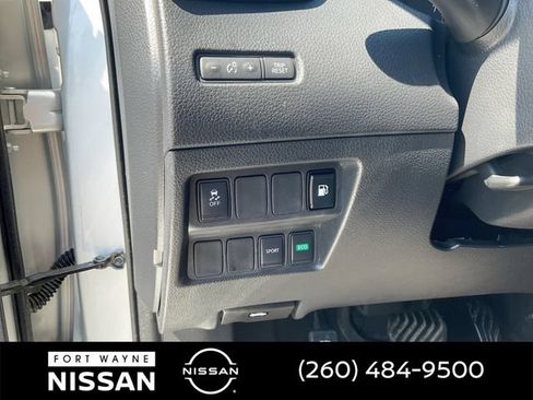 Used 2018 Nissan Rogue S FWD image 18
