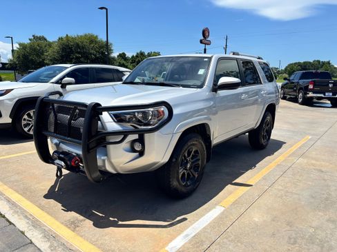 Used 2019 Toyota 4Runner SR5 Premium image 1