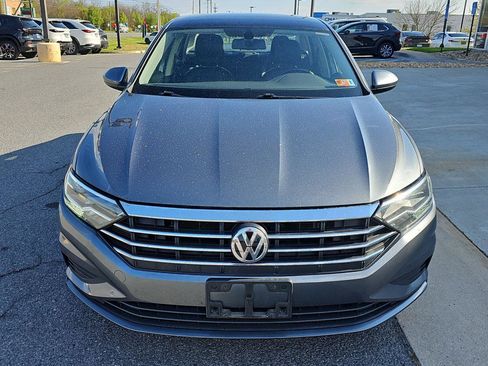 Used 2019 Volkswagen Jetta SE w/ Cold Weather Package image 2