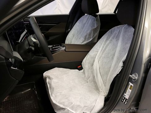 New 2026 BMW 530i xDrive w/ Premium Package image 10