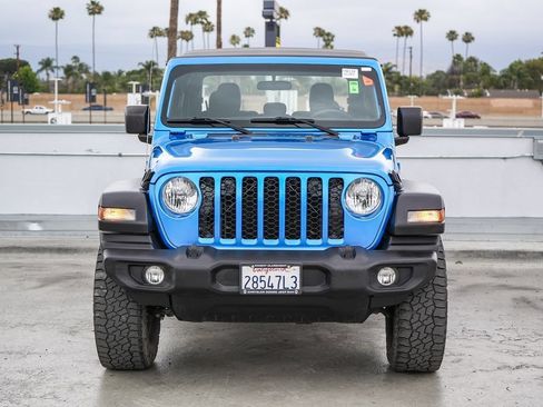 Used 2022 Jeep Gladiator Sport AWD/4WD image 4