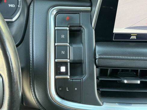 Used 2021 Chevrolet Suburban LS RWD image 28